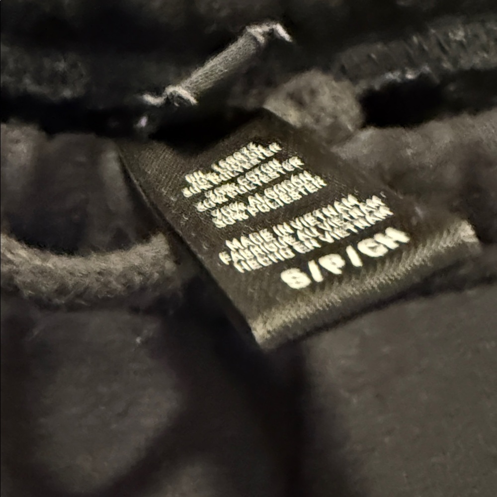 SKIMS Black Jogger and Zip Up Hoodie Matching Set - Picture 5 of 7